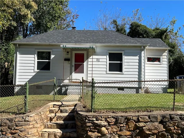 $970 | 111 North Cameron Avenue, Winston-Salem, NC 27101