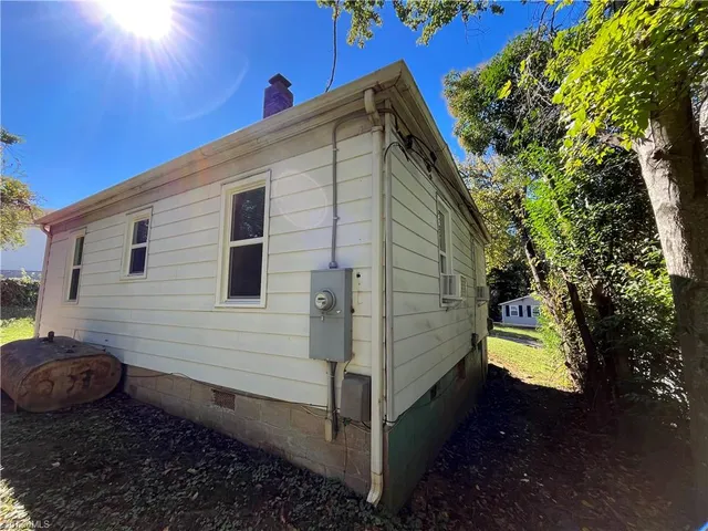 $970 | 111 North Cameron Avenue, Winston-Salem, NC 27101