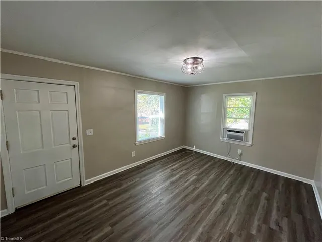 $970 | 111 North Cameron Avenue, Winston-Salem, NC 27101