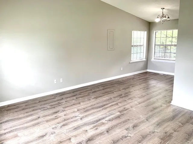 $1,295 | 208 State Line Road, Clarksville, TN 37042