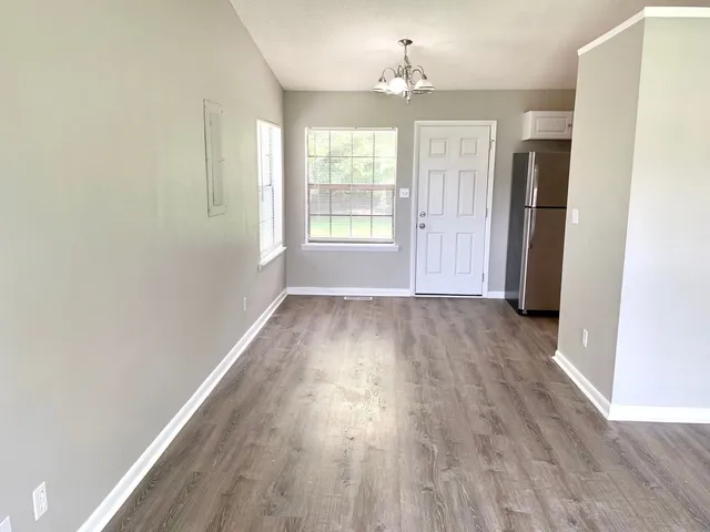 $1,295 | 208 State Line Road, Clarksville, TN 37042