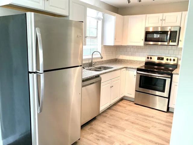 $1,295 | 208 State Line Road, Clarksville, TN 37042