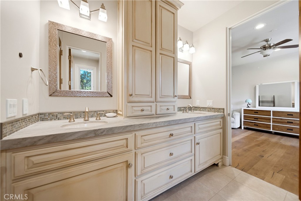 15159 Rancho Real Del Mar, CA 92014 - Photo 17 of 27 Bedroom Bath