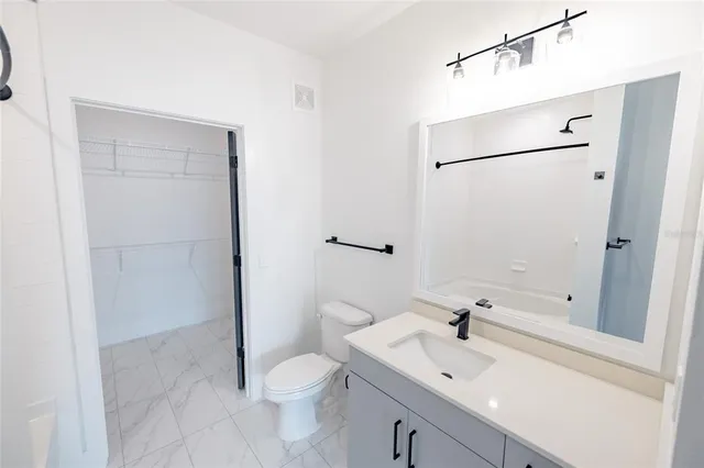 $1,675 | 1420 Lakefront Drive, Unit 4211, Sarasota, FL 34240