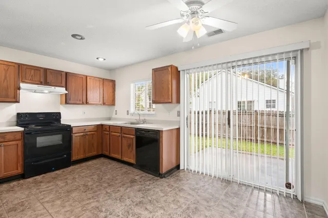 $320,000 | 7954 Long Shadow Lane, North Charleston, SC 29406