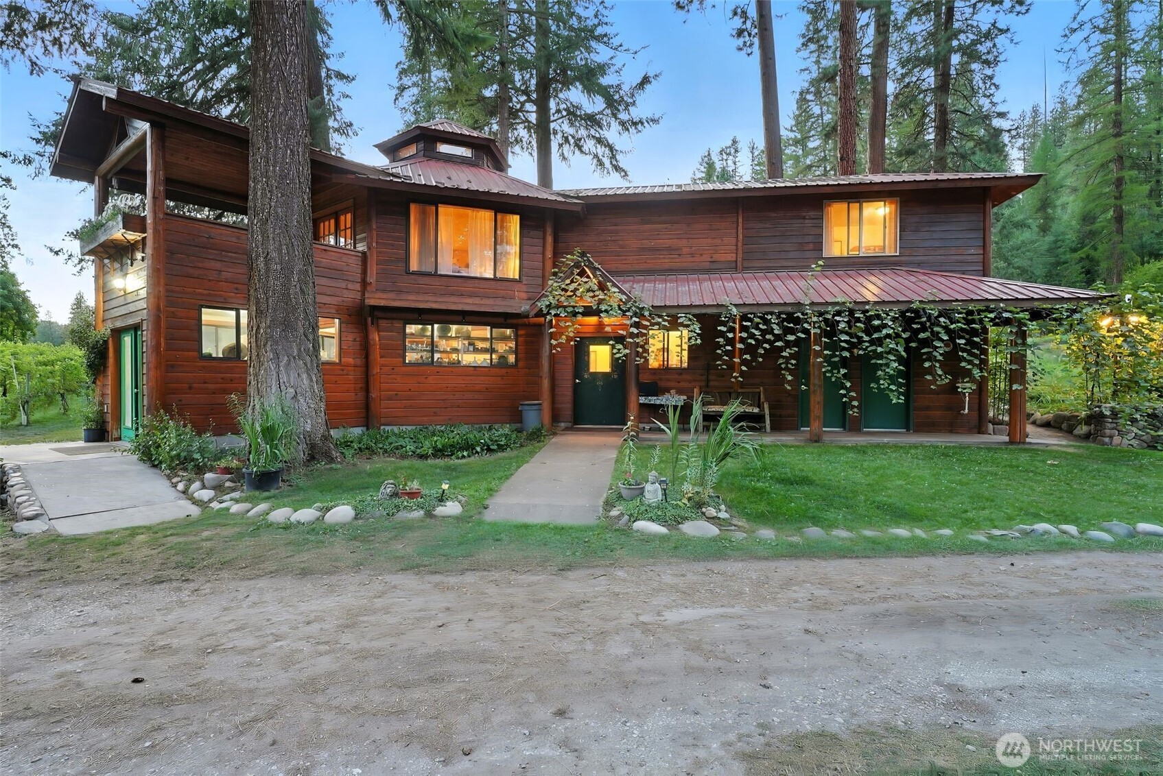 3725 Vineyard Way Kettle Falls, WA 99141 - Photo 1 of 40 front view of house with a yard