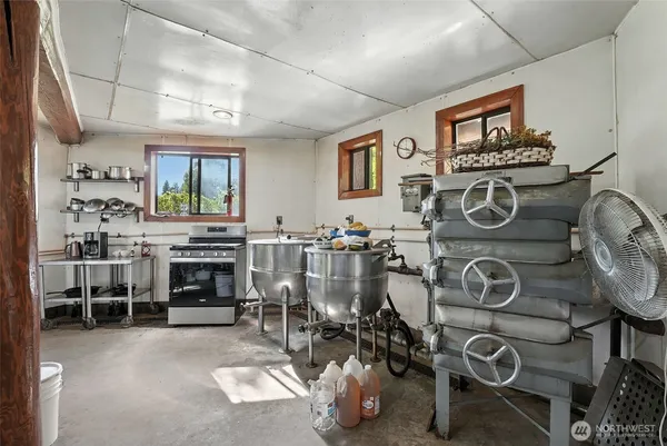 a view of a storage & utility room