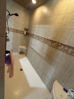 629 River Road Gatesville, TX 76528 - Photo 20 of 37 a bathroom with a shower