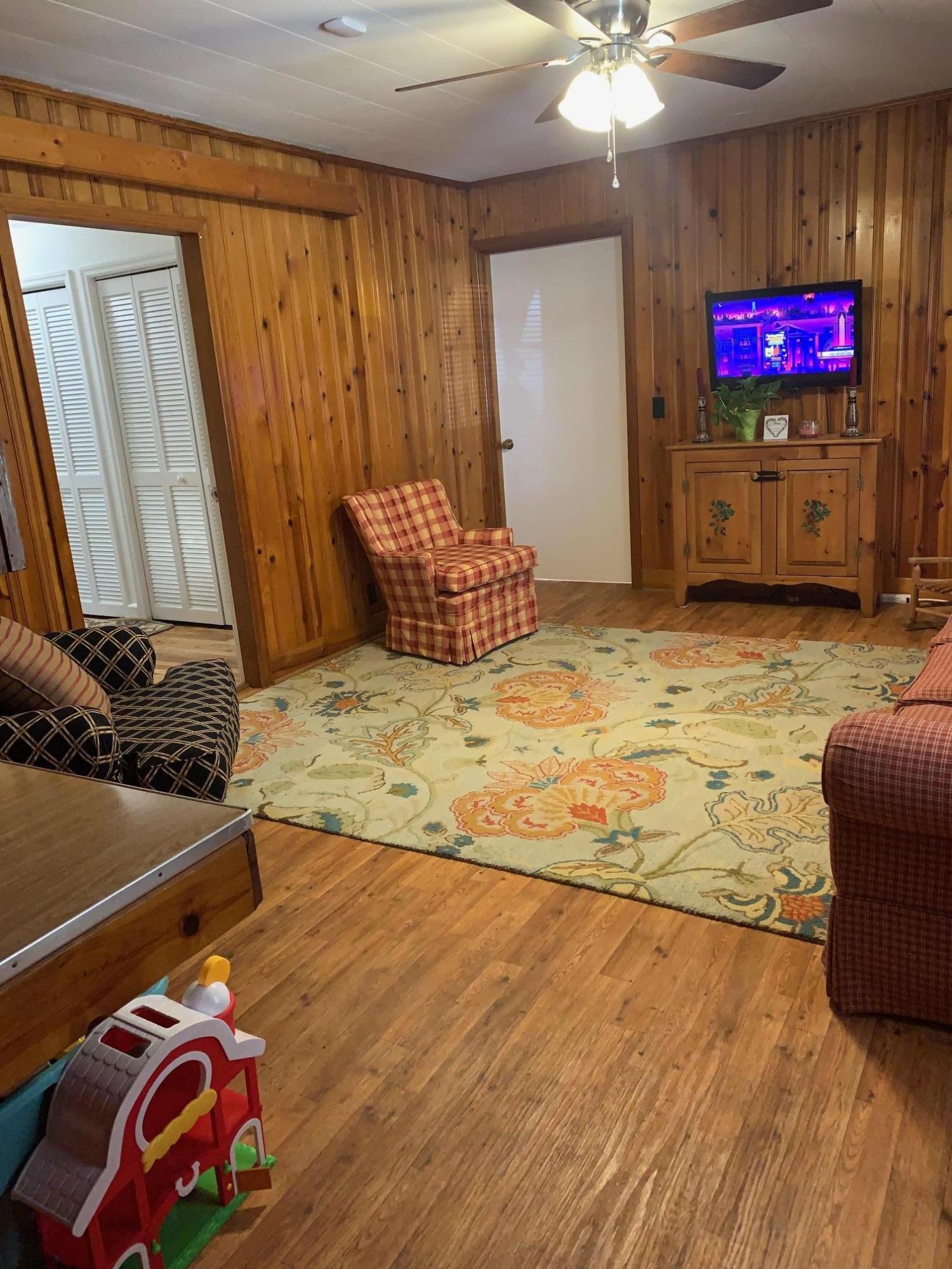152 County Rd S-45-139 Kingstree, SC 29556 - Photo 10 of 17 Den