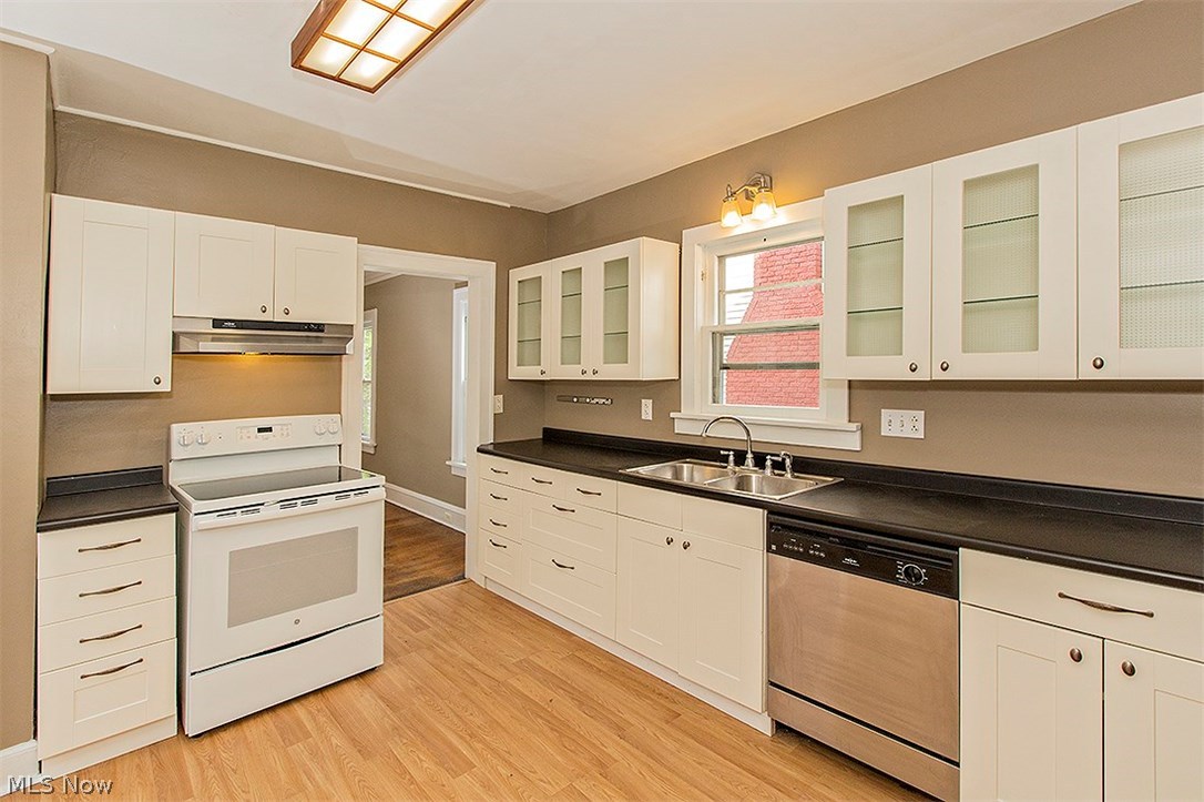 3161 Yorkshire Road Cleveland, OH 44118 - Photo 18 of 34 Gallery Image 18