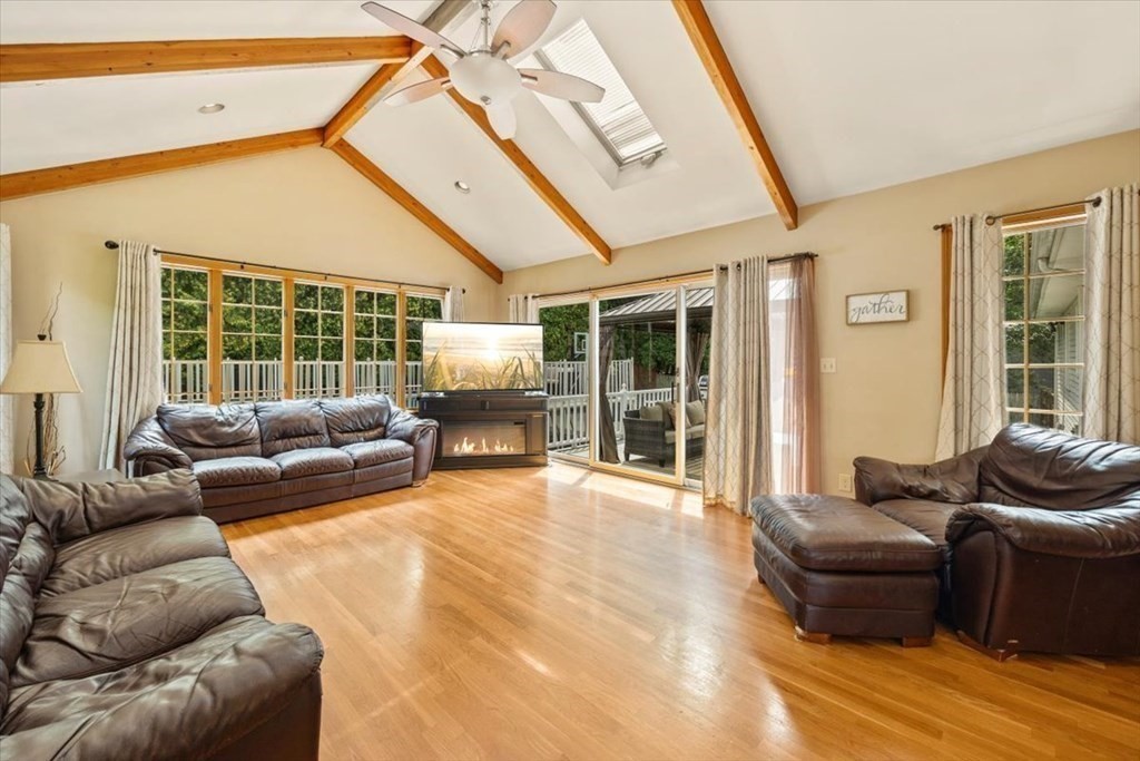 38 Lawndale Road Stoneham, MA 02180 - Photo 15 of 42 Gallery Image 15