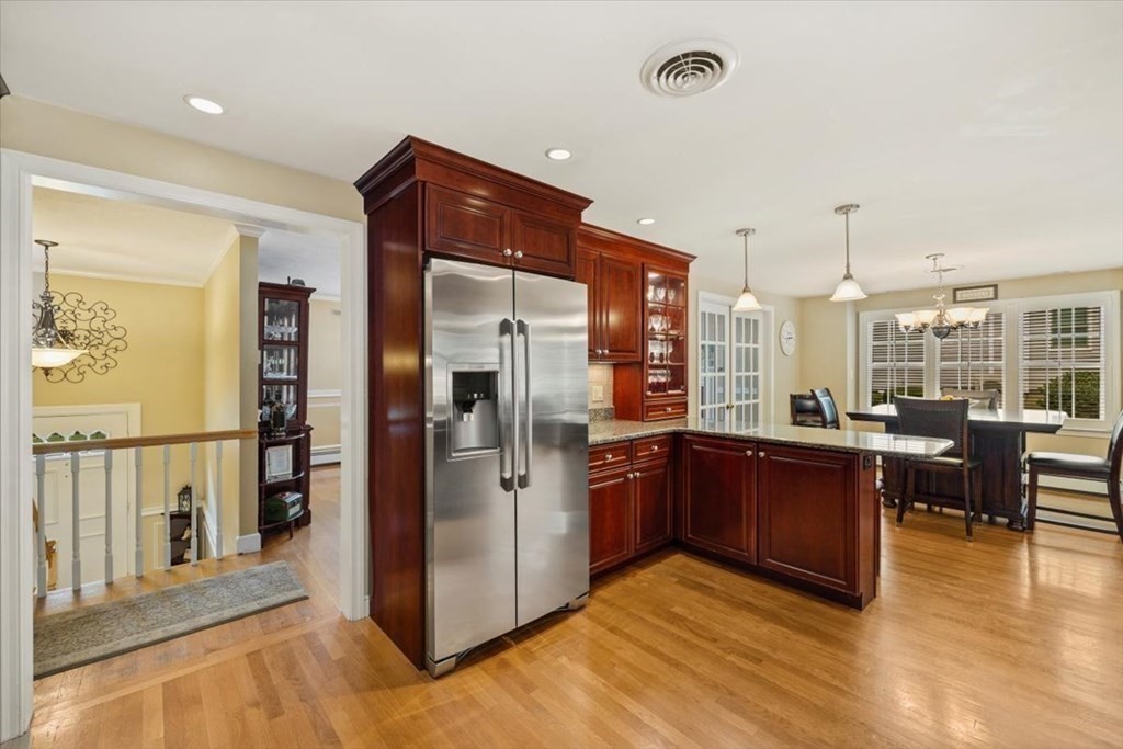 38 Lawndale Road Stoneham, MA 02180 - Photo 7 of 42 Gallery Image 7