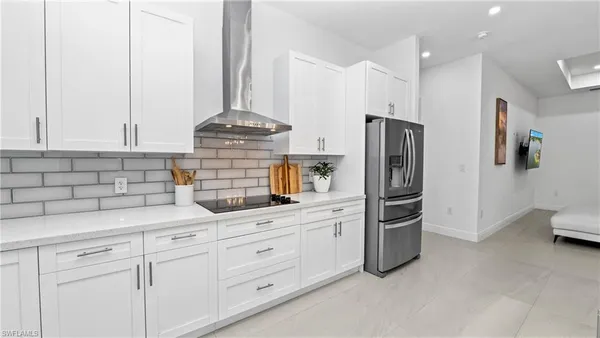 $665,000 | 569 Desoto Boulevard South, Naples, FL 34117