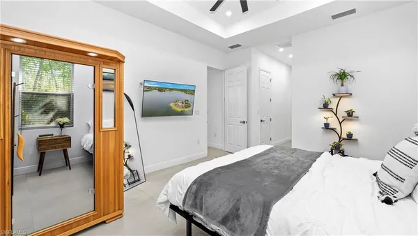 $665,000 | 569 Desoto Boulevard South, Naples, FL 34117