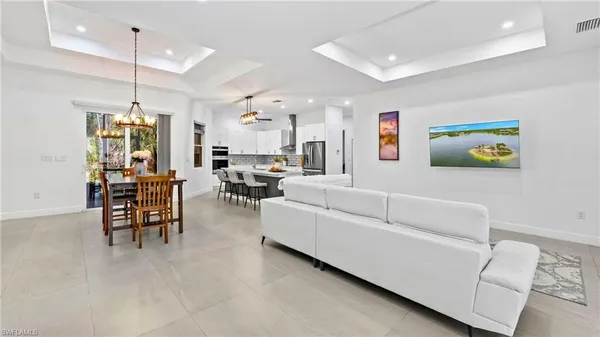 $665,000 | 569 Desoto Boulevard South, Naples, FL 34117