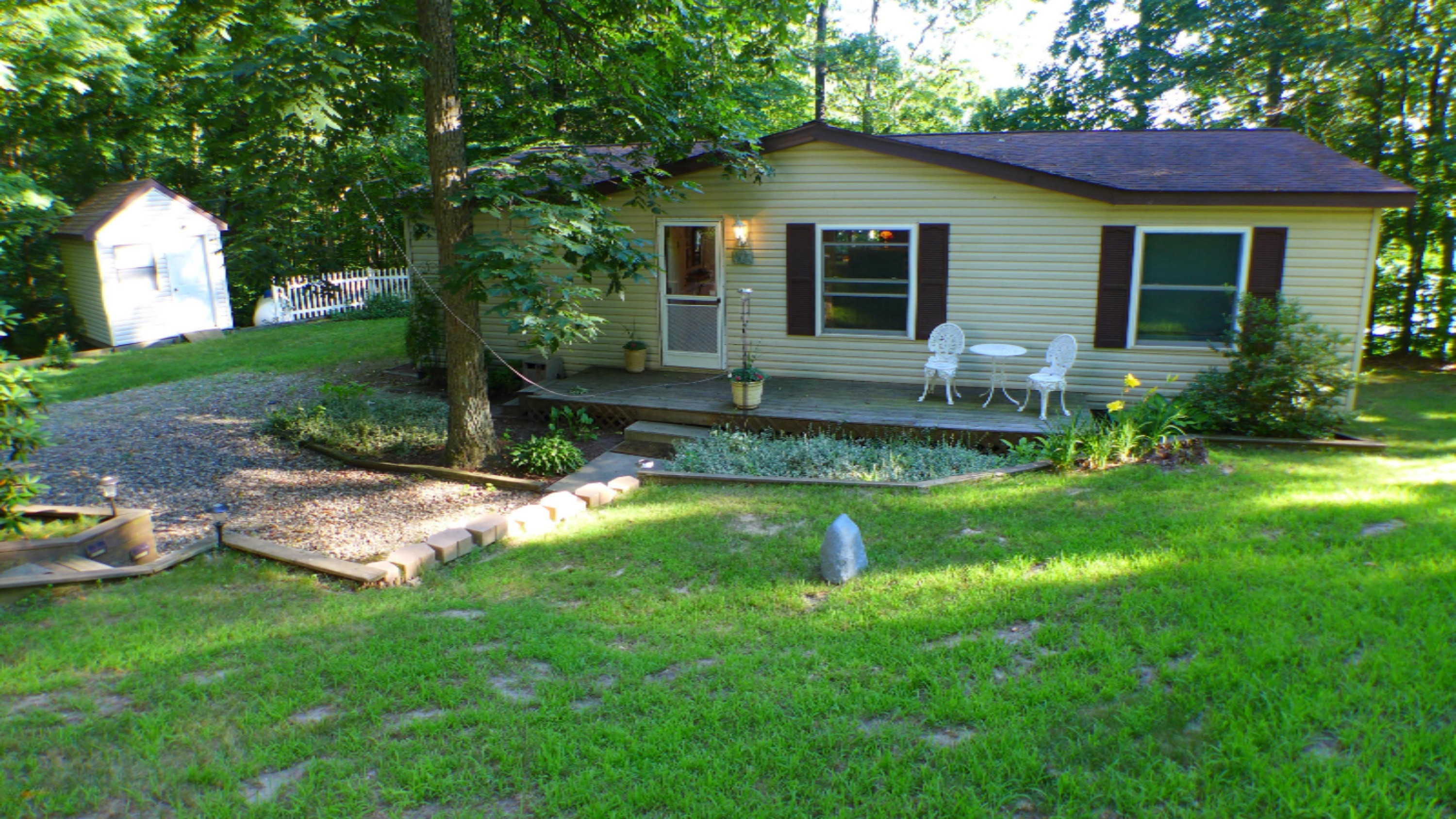8500 Lammers Road Delton, MI 49046 - Photo 5 of 47 Exterior 8500 S Lammers 005