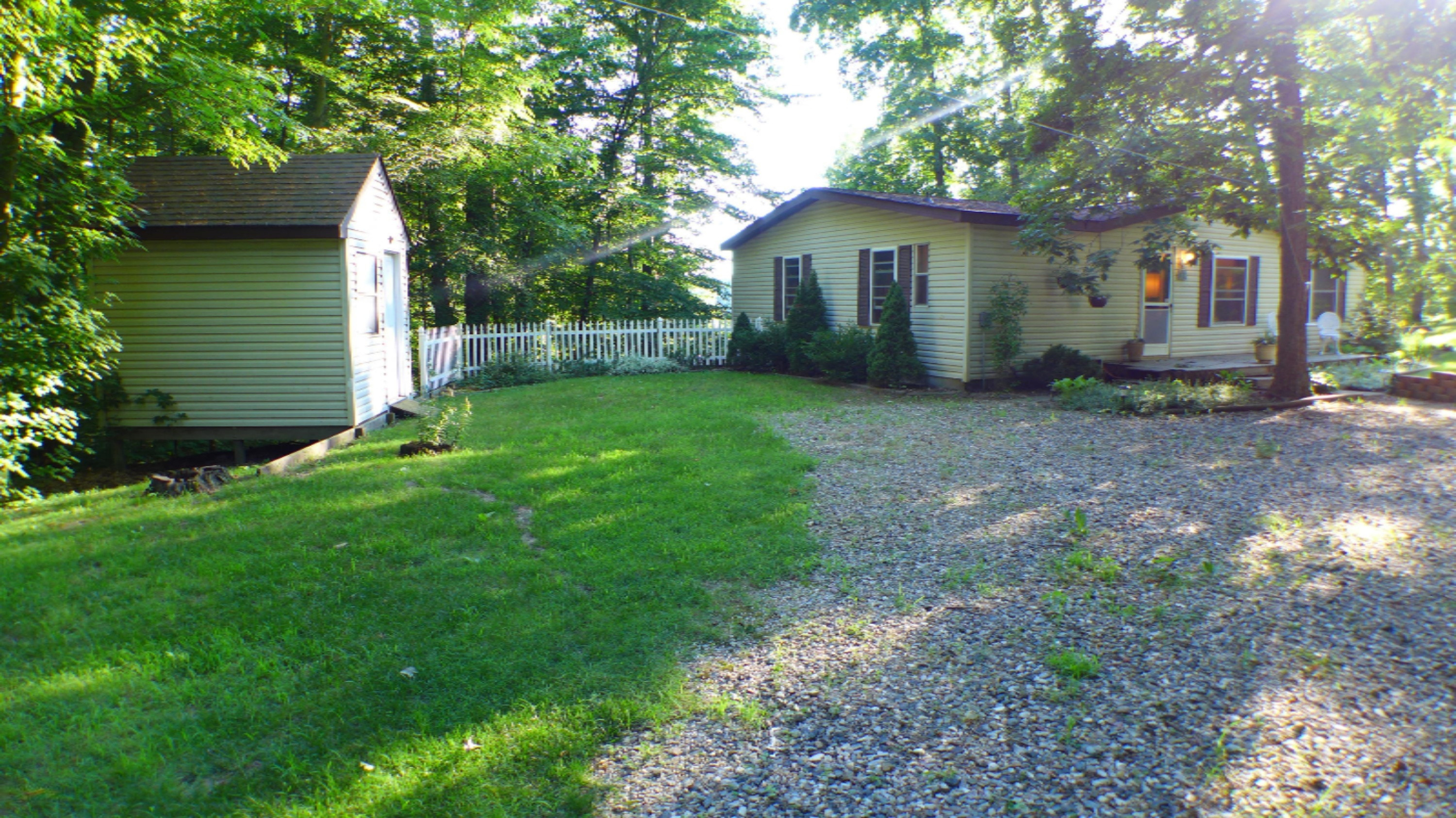 8500 Lammers Road Delton, MI 49046 - Photo 6 of 47 Exterior 8500 S Lammers 006