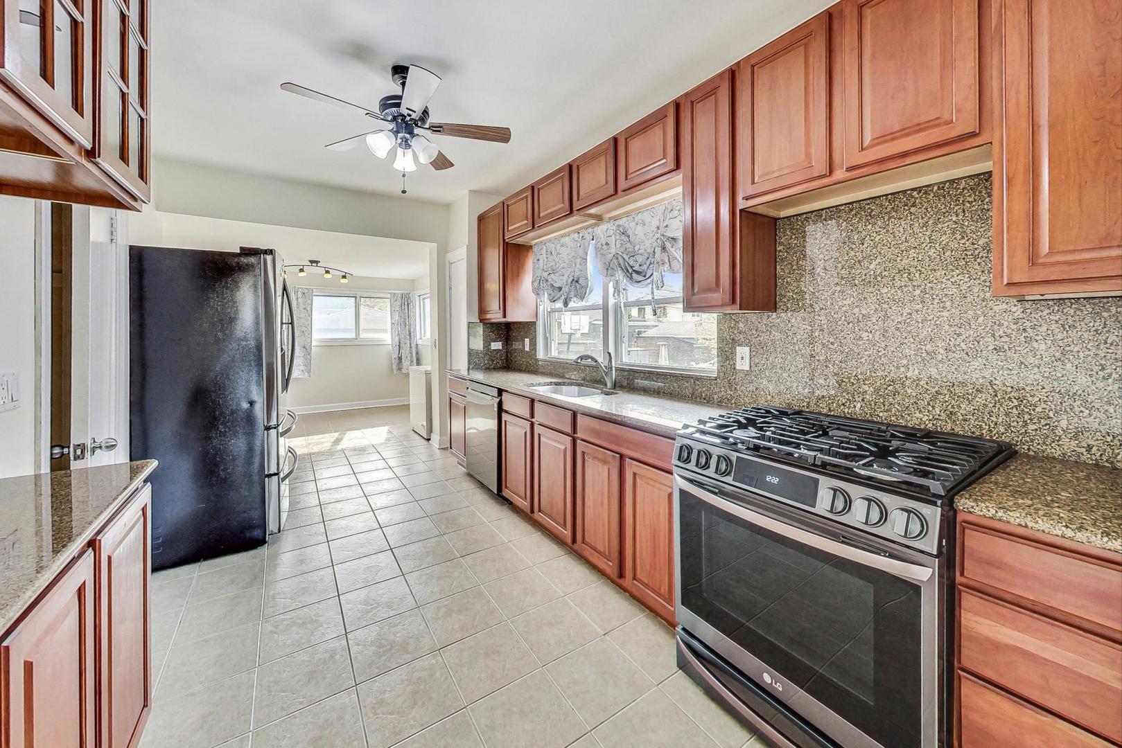 59 East Quincy Street Riverside, IL 60546 - Photo 16 of 45