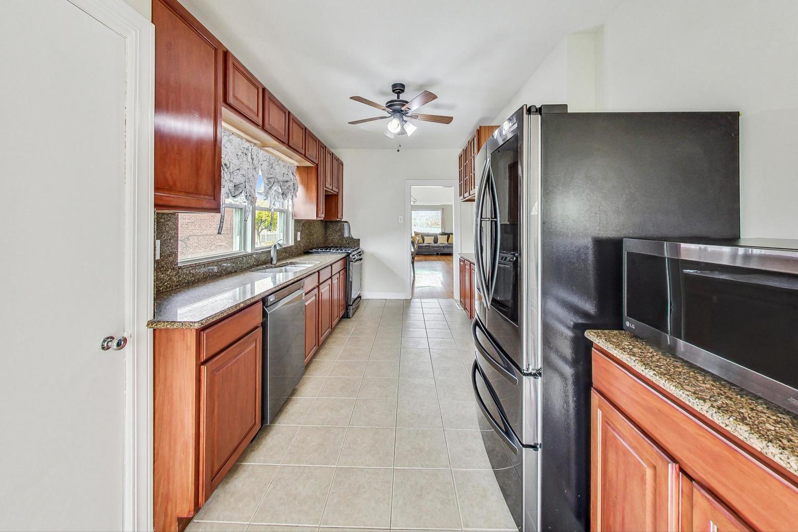 59 East Quincy Street Riverside, IL 60546 - Photo 18 of 45