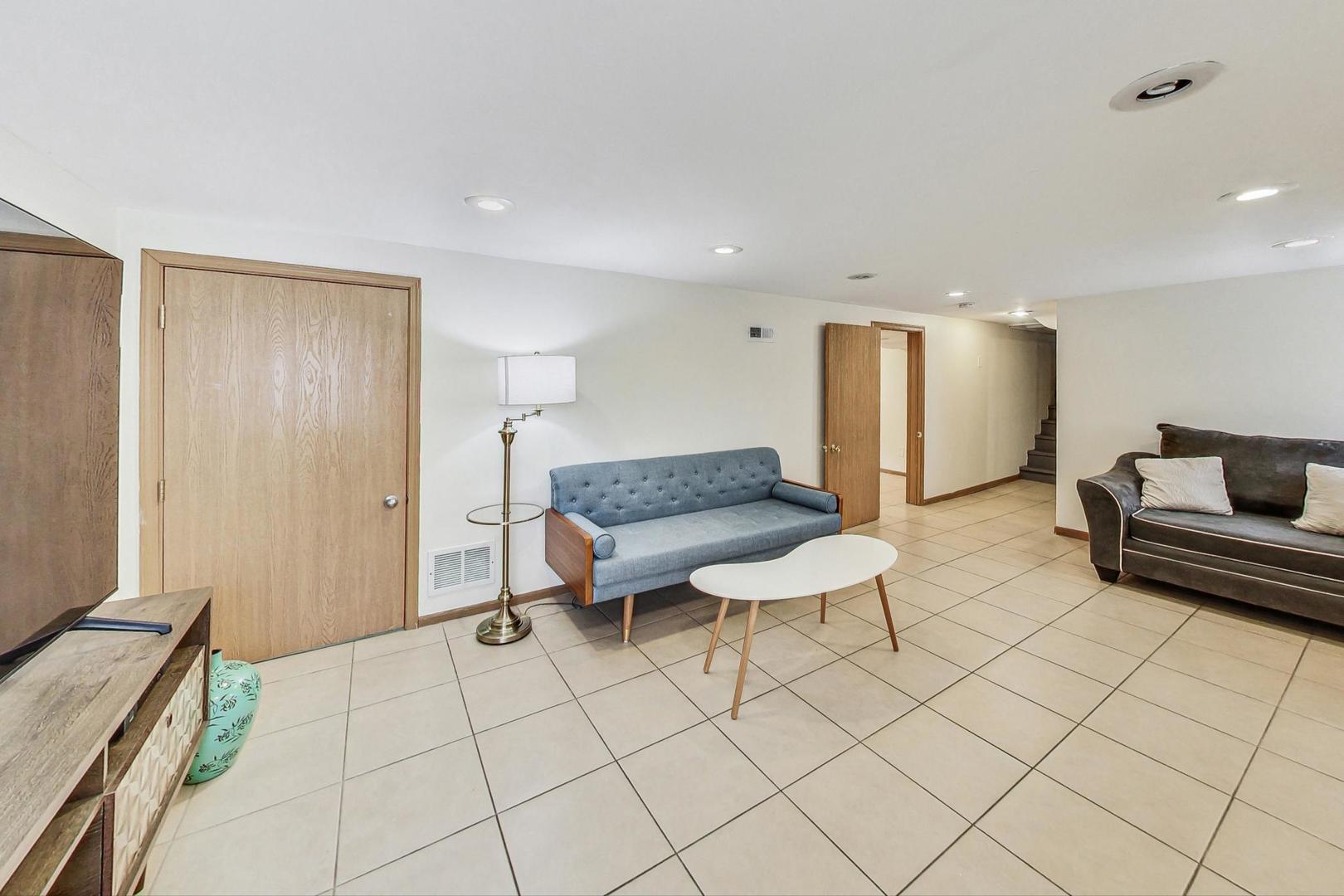 59 East Quincy Street Riverside, IL 60546 - Photo 22 of 45