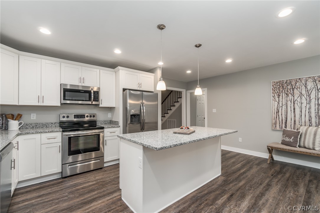 706 Hampton Road Petersburg, VA 23805 - Photo 7 of 26 NEW SS APPLIANCES, GRANITE, SHAKER STYLE CABINETS