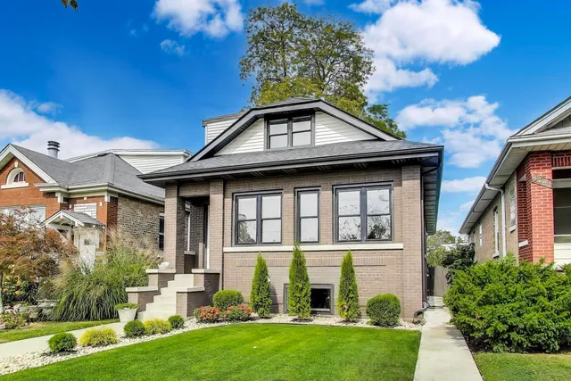 $699,000 | 5716 West Eastwood Avenue, Chicago, IL 60630