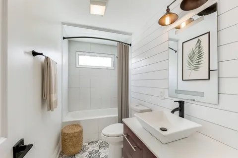 $699,000 | 5716 West Eastwood Avenue, Chicago, IL 60630