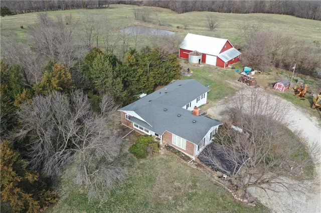 $274,000 | 25998 Hemlock Road, Bevier, MO 63532