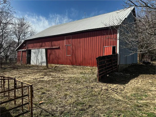 $274,000 | 25998 Hemlock Road, Bevier, MO 63532