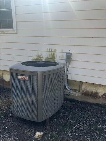 $274,000 | 25998 Hemlock Road, Bevier, MO 63532