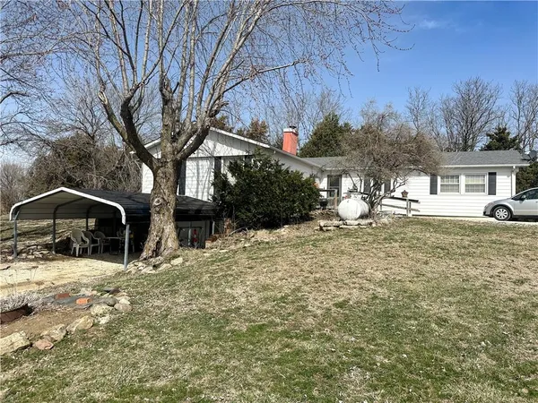 $274,000 | 25998 Hemlock Road, Bevier, MO 63532