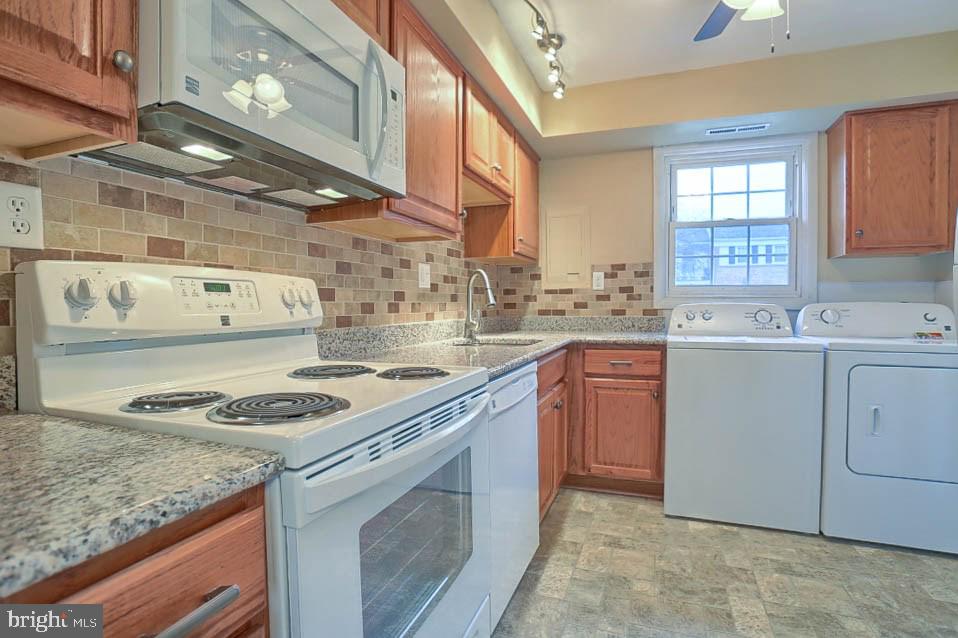 1724 Devers Road York, PA 17404 - Photo 4 of 32