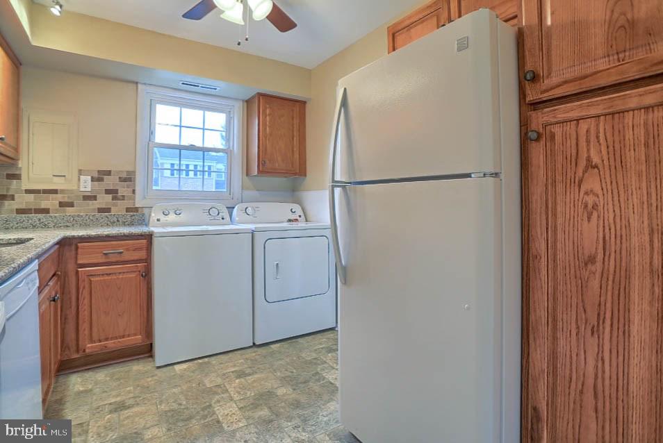 1724 Devers Road York, PA 17404 - Photo 5 of 32