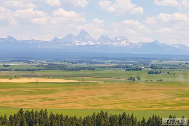 $235,000 | 1603 Royal Coachman Drive, Ashton, ID 83420