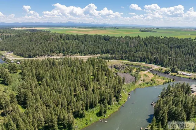 $235,000 | 1603 Royal Coachman Drive, Ashton, ID 83420