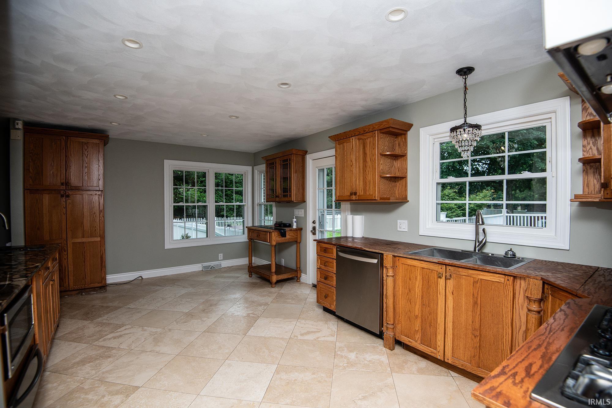 2513 East St Road Vincennes, IN 47591 - Photo 8 of 45