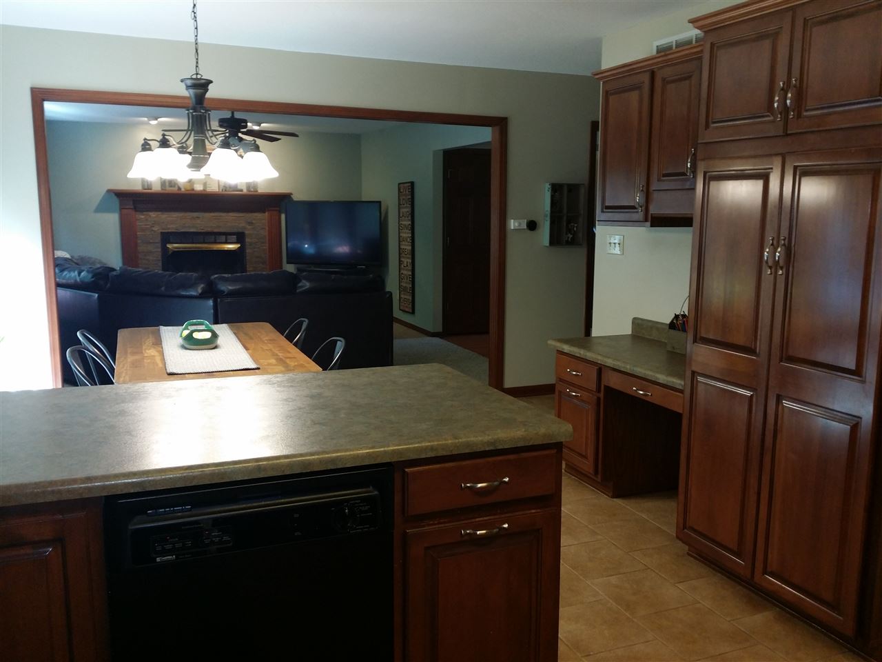 1822 Broken Oak Road Fort Wayne, IN 46818 - Photo 3 of 24