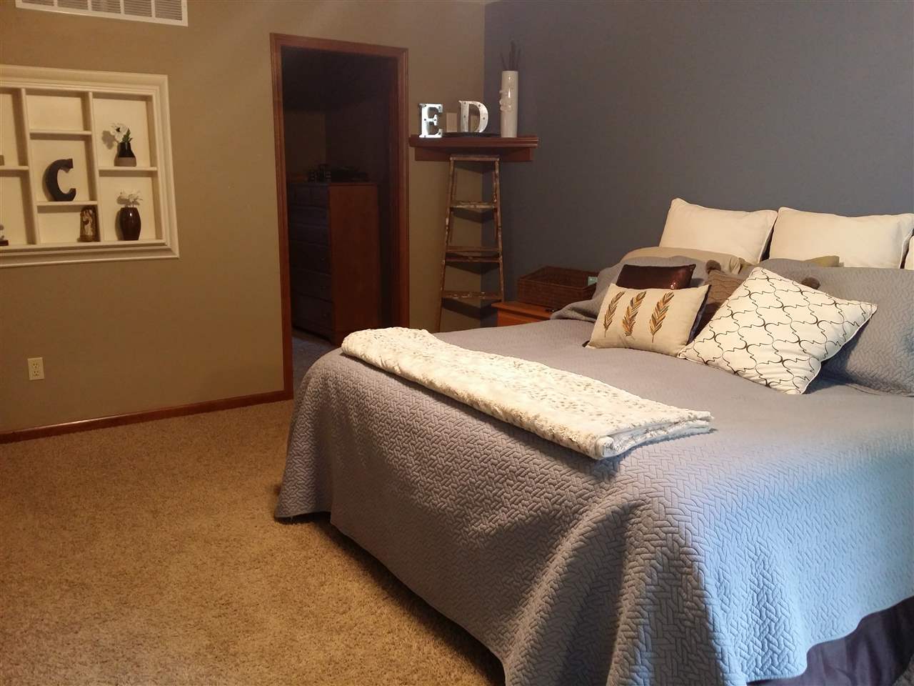 1822 Broken Oak Road Fort Wayne, IN 46818 - Photo 9 of 24