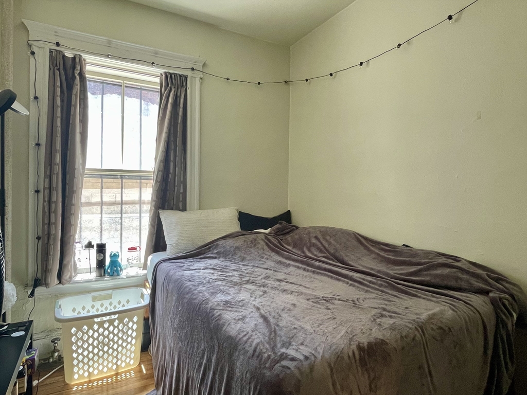 74 Phillips Street, Unit 2 Boston, MA 02114 - Photo 9 of 11