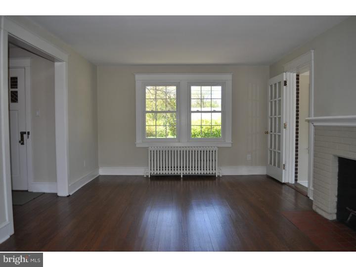 1111 Old Lancaster Road Berwyn, PA 19312 - Photo 4 of 19 Living Room