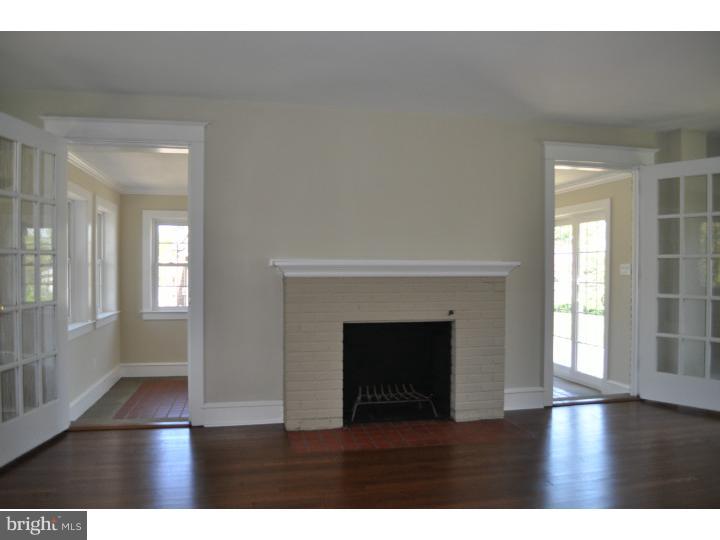 1111 Old Lancaster Road Berwyn, PA 19312 - Photo 5 of 19 Living Room