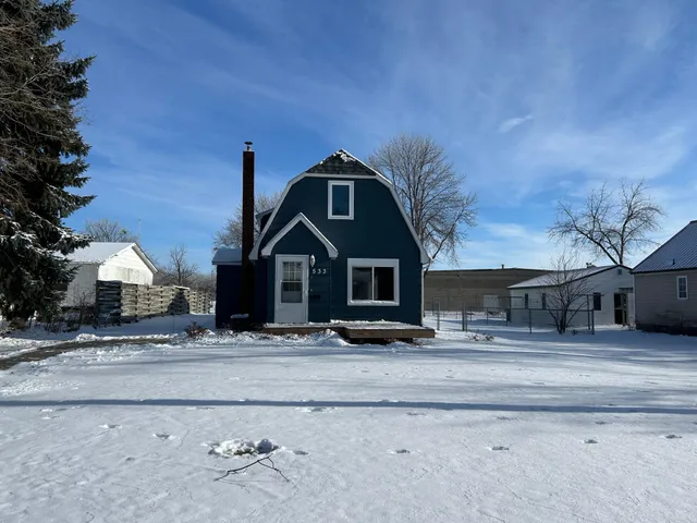 $219,900 | 533 Huron Street Southeast, Hutchinson, MN 55350