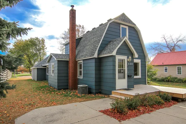 $219,900 | 533 Huron Street Southeast, Hutchinson, MN 55350
