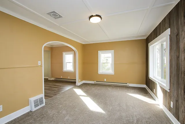 $219,900 | 533 Huron Street Southeast, Hutchinson, MN 55350