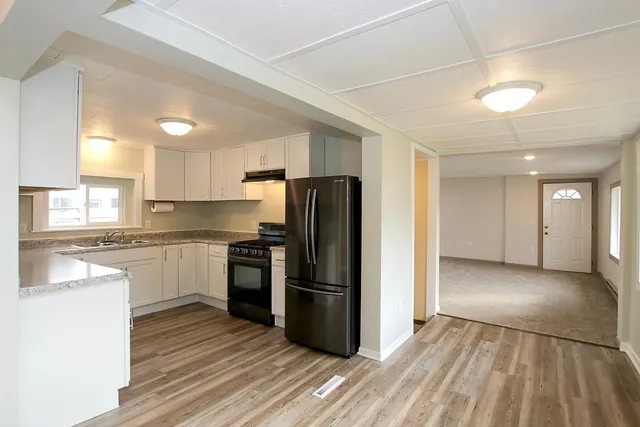 $219,900 | 533 Huron Street Southeast, Hutchinson, MN 55350