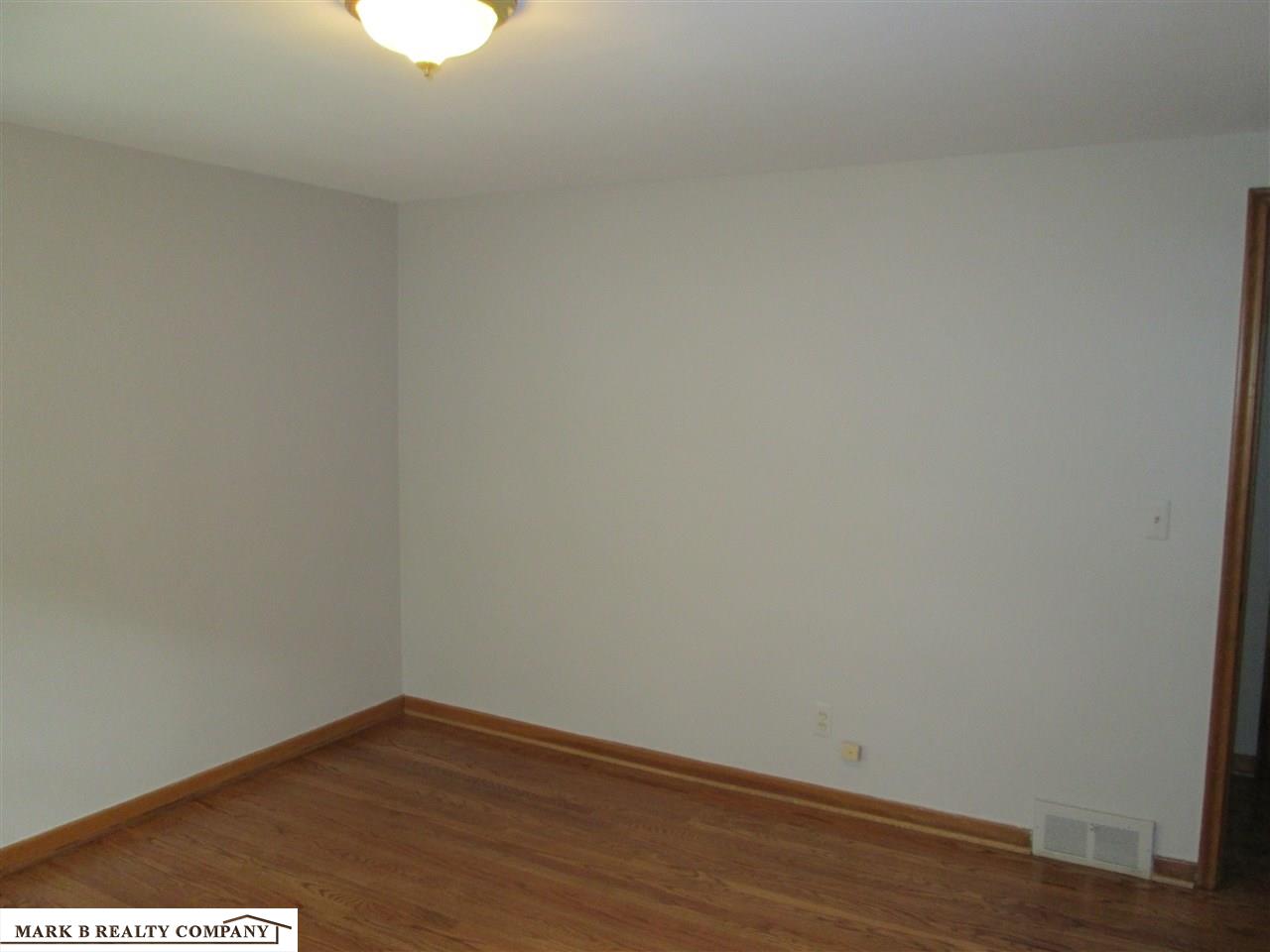 1912 Prestwick Road Grosse Pointe Woods, MI 48236 - Photo 14 of 24