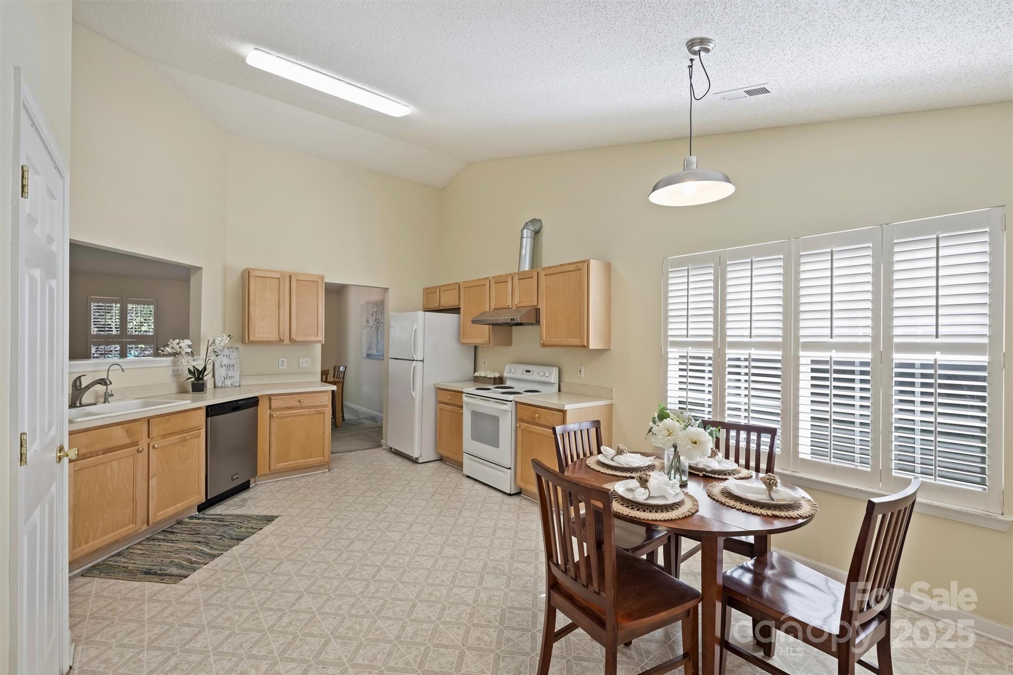 8612 Cedardale Ridge Court Charlotte, NC 28269 - Photo 3 of 31