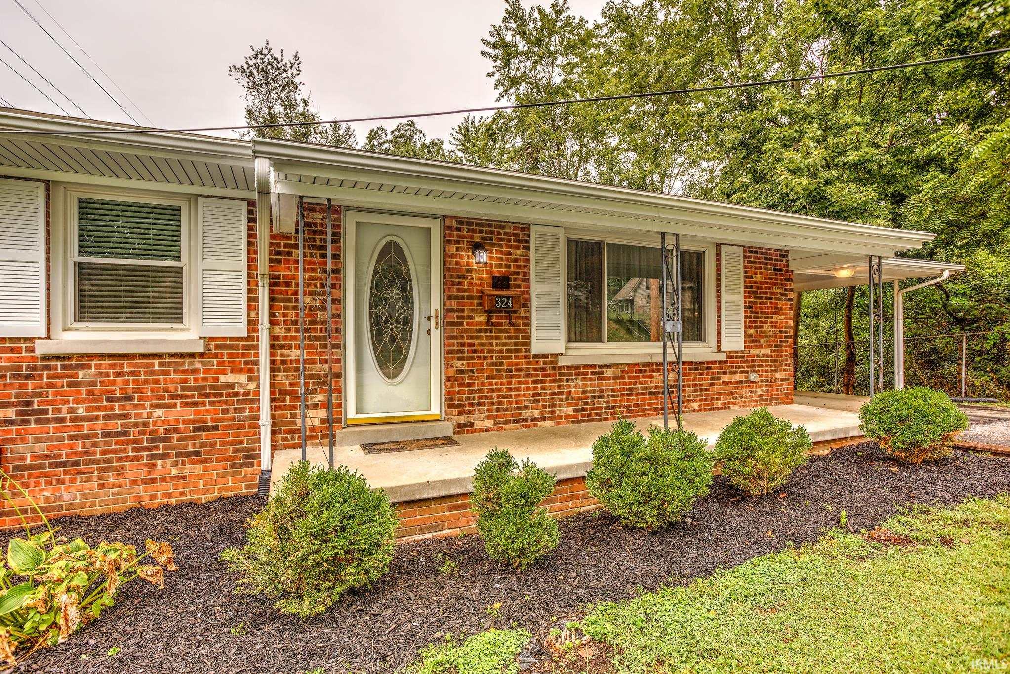 324 Locust Street Newburgh, IN 47630 - Photo 5 of 35 Gallery Image 5