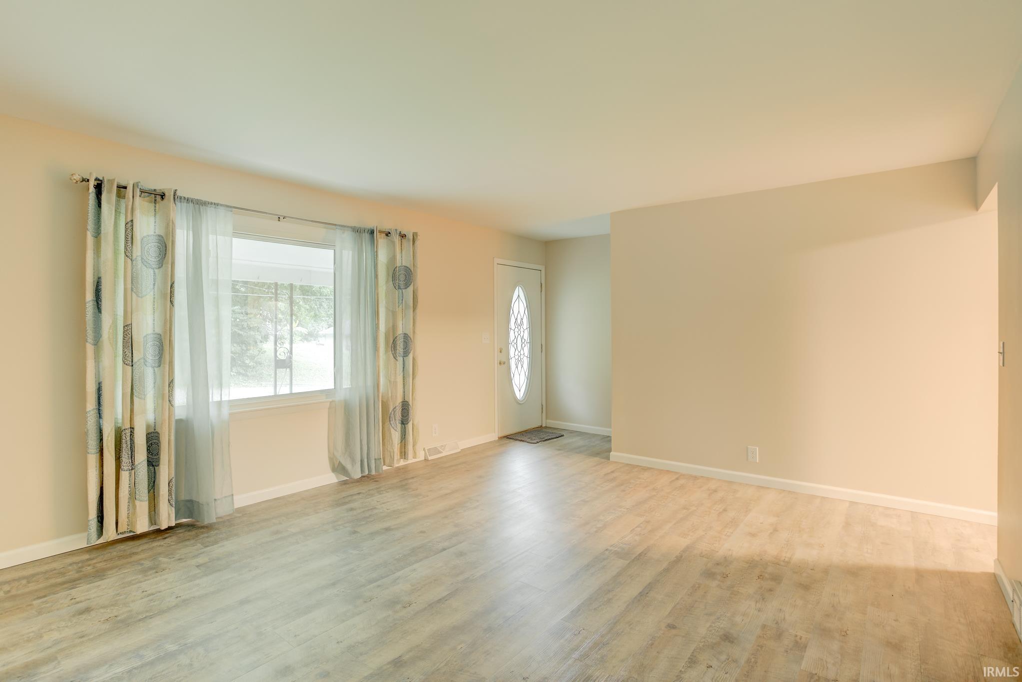 324 Locust Street Newburgh, IN 47630 - Photo 6 of 35 Gallery Image 6