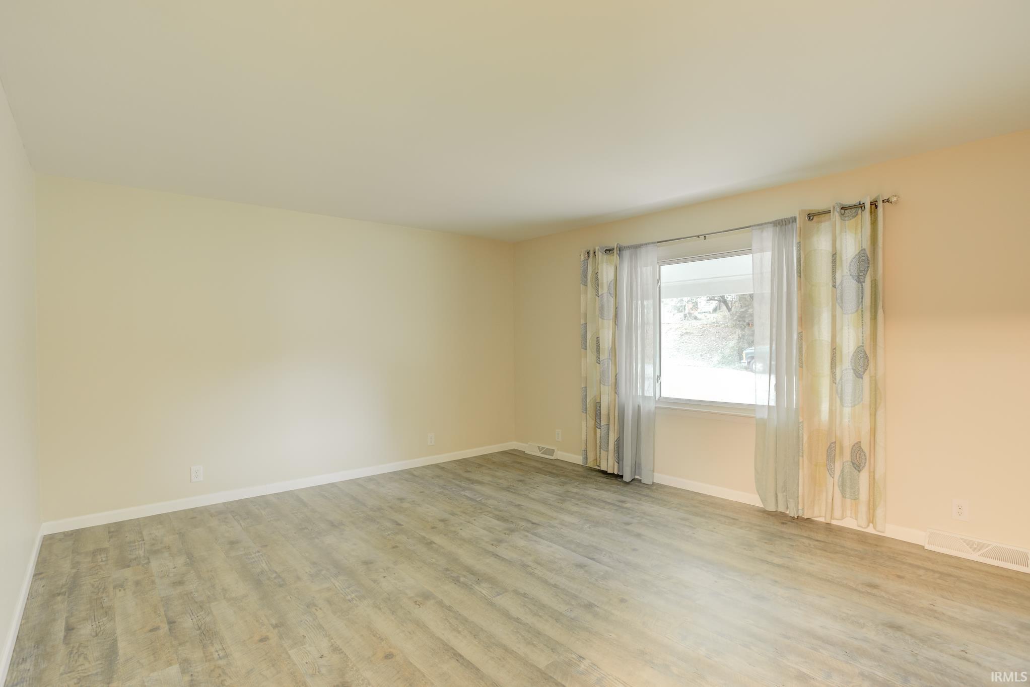 324 Locust Street Newburgh, IN 47630 - Photo 7 of 35 Gallery Image 7